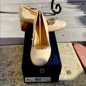 Naturalizer comfy heels